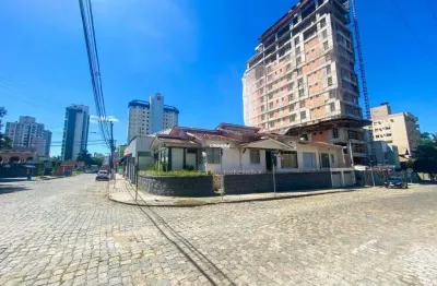 Casa com 09 salas para fins comerciais | cadore imóveis