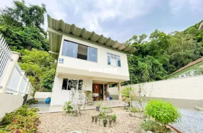 Excelente casa comercial/residencial para locação no bairro victor konder i cadore imóveis.