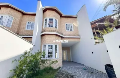 Sobrado novo com ótimo padrão de acabamento localizado no bairro água verde! | cadore imóveis