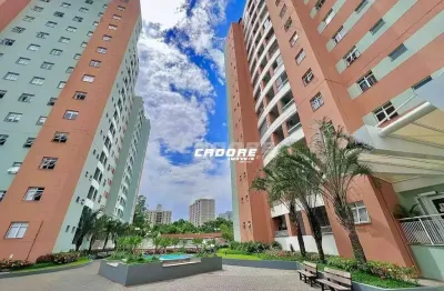 Apartamento semimobiliado, andar alto, sol da manhã, constituído por: