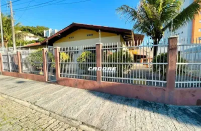 Casa com 3 quartos para alugar no Garcia, Blumenau 
