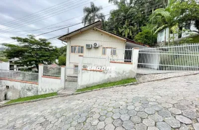 Casa com 2 quartos para alugar no Garcia, Blumenau 