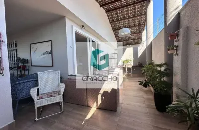 Casa no bairro cidade dos funcionários por r$ 650.000 com placa solar