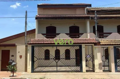 Casa com 3 dormitórios para alugar, 144 m² por R$ 2.680,87/mês - Jardim São Roque - Americana/SP