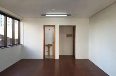 Sala comercial para alugar na Avenida Benjamin Constant, São João, Porto Alegre