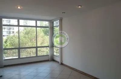 Confortável 3 qts. com dep/completa, 115m², sol da manhã com linda vista para a montanha