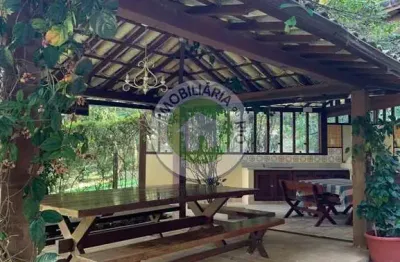 Belíssima casa em itaipava no vale da boa esperança.