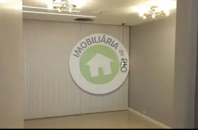 Sala comercial reformada por decorador no edifício centro da barra