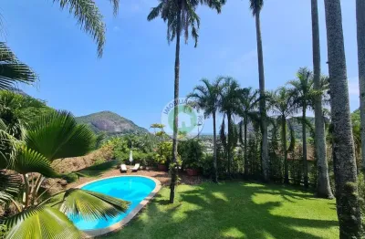 Luxuosa mansão à venda no itanhangá, rio de janeiro-rj: 4 quartos, 2 suítes, 3 salas, 8 banheiros, 4 vagas, 750m². aproveite!