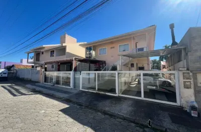 Apartamento com 3 quartos a 900 metros da praia dos ingleses.