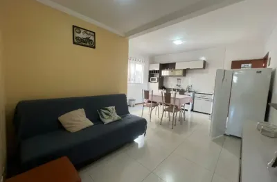 Apartamento mobiliado a 900 metros da praia dos ingleses
