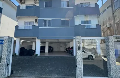 Apartamento a 600 metros da praia dos ingleses, mobiliado.