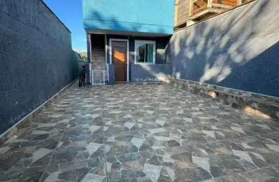 Apartamento térreo (muito amplo) localizado no rio vermelho