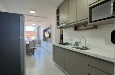 Apartamento finamente mobiliado e decorado , a 900 metros da praia dos ingleses.