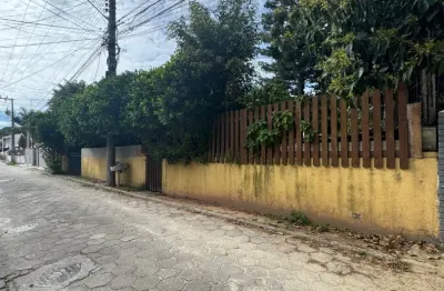 Casa terrea a venda nos ingleses, com 2 quartos, amplo pátio,