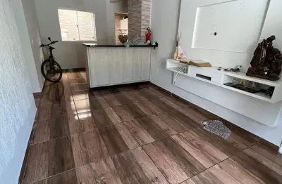 Apartamento semi mobiliado a 900 metros da praia dos ingleses.