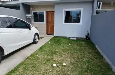 Casa a venda no rio vermelho, com 3 quartos, amplo patio em otima localizacao.