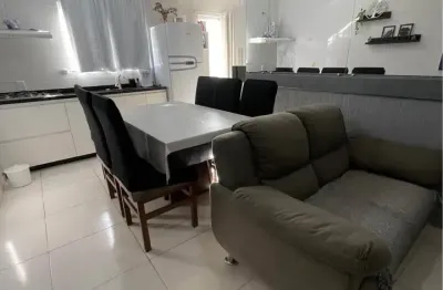 Apartamento a venda, a 800 metros da praia dos ingleses, com 3 quartos.