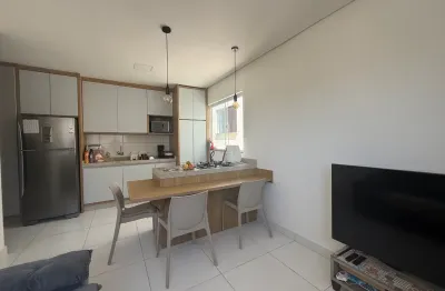 Apartamento à venda a 400 metros da praia dos ingleses, com 2 quartos.