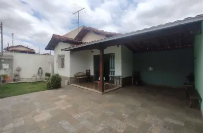 Casa para venda em ribeirão das neves, bairro centro