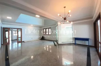 Sobrado com 4 suítes  sendo uma  no térreo - espl.  do sol - venda/locação