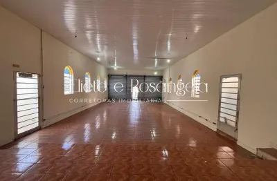 Salão comercial com sobrado nos fundos para venda no parque industrial.