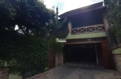 Exclusividade e sofisticação: descubra a casa de alto padrão dos seus sonhos!