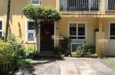Elegante Residência Integrada à Natureza em Local Privilegiado - Porto Alegre - R$ 460.000,00