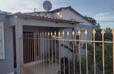 Excelente Casa com 4 Dormitórios, Área Gourmet e Garagem para 2 Carros na Augusta.