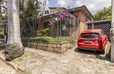 Casa com 4 quartos à venda na Rua Professor Fernando Carneiro, 112, Três Figueiras, Porto Alegre