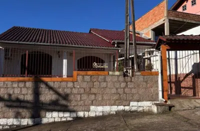 Casa semimobiliada com 3 dormitórios no bairro tarumã