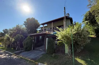 Imóvel com hidromassagem e jardim em condomínio cantegril, viamão - são lucas