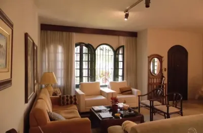 Linda casa residencial de 4 dormitórios no centro de florianópolis