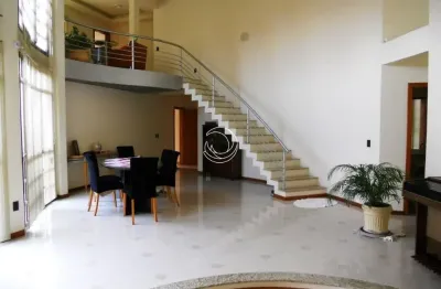 Linda casa residencial de 5 dormitórios no itacorubi