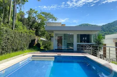 Lindissíma casa residencial de 4 dormitórios no itacorubi