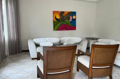Ótima casa residencial de 5 dormitórios na trindade