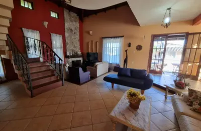 Linda casa residencial de 4 dormitórios na lagoa da conceição