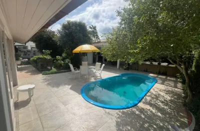 Linda casa residencial de 4 dormitórios na lagoa da conceição