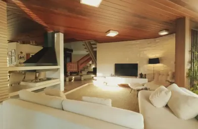 Linda cassa residencial de 5 dormitórios na lagoa da conceição