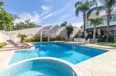 Maravilhosa casa de 5 dormitórios no córrego grande