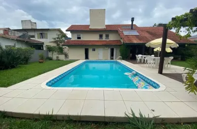 Linda casa residencial de alto padrão de 4 dormitórios no córrego grande