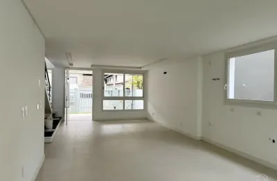 Linda casa residencial de 3 dormitórios no córrego grande