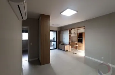 Lindo apartamento de 2 dormitórios no centro de florianópolis