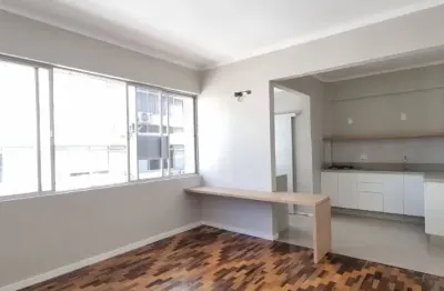 Maravilhoso apartamento de 2 dormitórios no centro de florianópolis