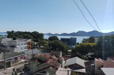 Linda casa de 7 dormitórios no centro de florianópolis