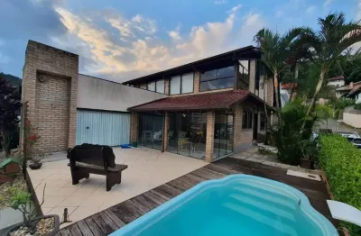 Ótima casa residencial de 2 dormitórios no saco dos limões