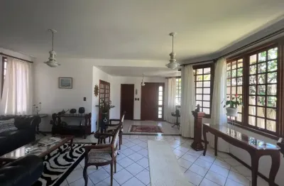 Ótima casa residencial de 4 dormitórios no córrego grande