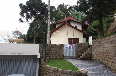 Linda casa residencial de 3 dormitórios no saco grande