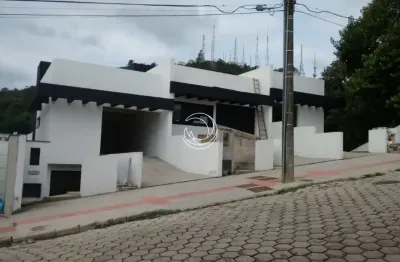 Linda casa residencial de 4 dormitórios no centro de florianópolis