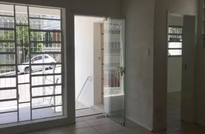 Ótima casa rsidencial de 3 dormitórios no centro de florianópolis